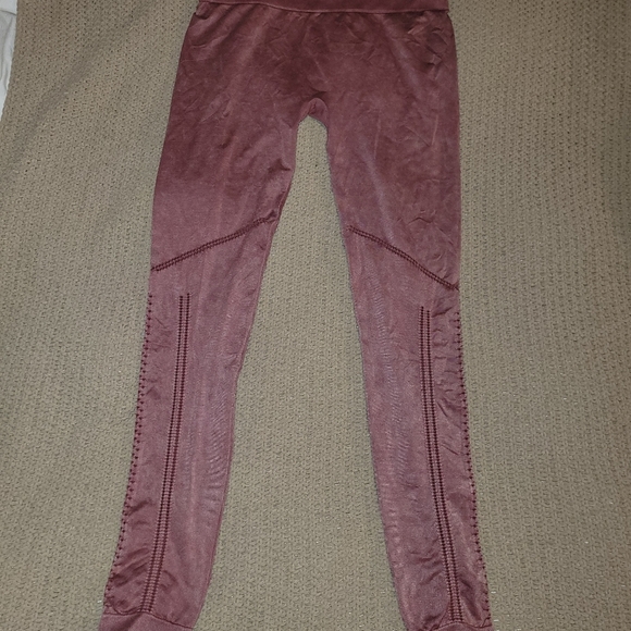 Dusty Rose Detailed Seamless Yoga Set - Picture 8 of 12